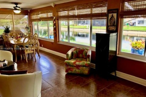 Villa ou maison à vendre à Tamarac, Floride: 2 chambres, 144.93 m2 № 1987714 - photo 14