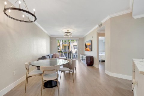 Condo in West Palm Beach, Florida, 1 bedroom  № 2247593 - photo 3