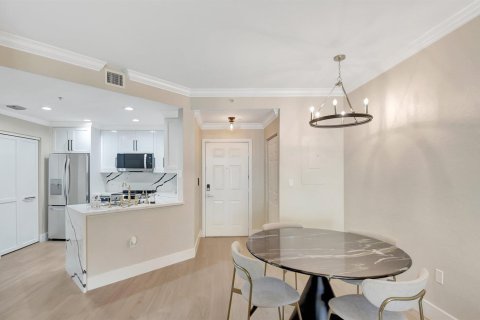 Condo in West Palm Beach, Florida, 1 bedroom  № 2247593 - photo 8