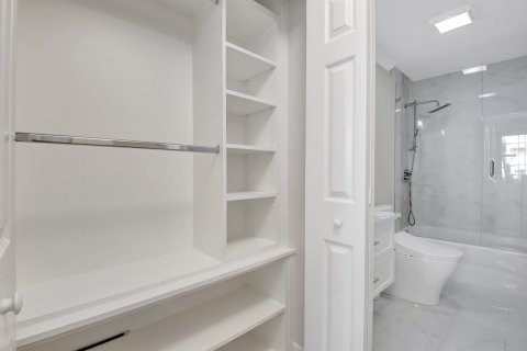 Condo in West Palm Beach, Florida, 1 bedroom  № 2247593 - photo 19