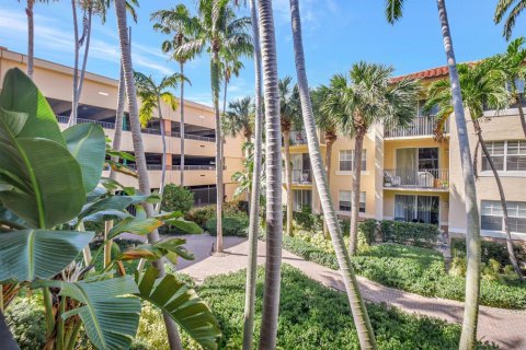 Condo in West Palm Beach, Florida, 1 bedroom  № 2247593 - photo 6