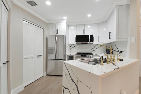 Condo in West Palm Beach, Florida, 1 bedroom  № 2247593 - photo 13