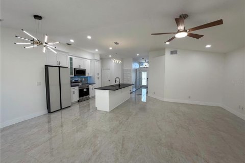 Casa en venta en Valrico, Florida, 3 dormitorios, 159.98 m2 № 2093218 - foto 3
