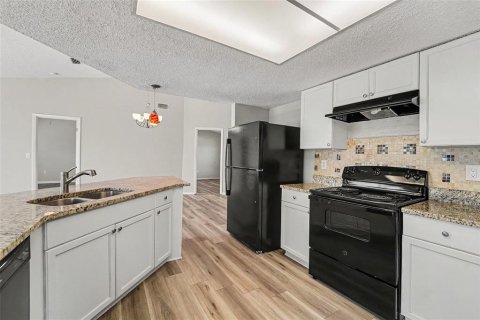 Villa ou maison à vendre à New Port Richey, Floride: 3 chambres, 139.17 m2 № 2126637 - photo 10