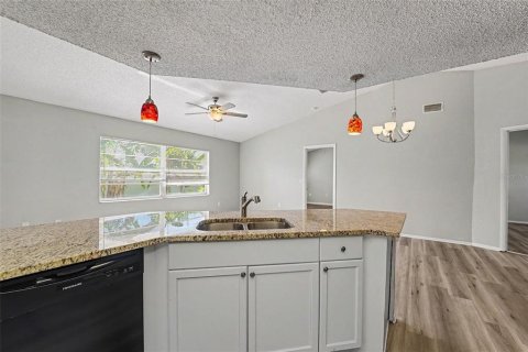 Villa ou maison à vendre à New Port Richey, Floride: 3 chambres, 139.17 m2 № 2126637 - photo 11