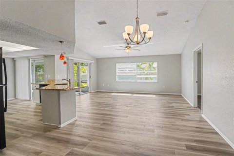 Villa ou maison à vendre à New Port Richey, Floride: 3 chambres, 139.17 m2 № 2126637 - photo 8