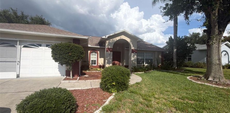 Villa ou maison à New Port Richey, Floride 3 chambres, 139.17 m2 № 2126637