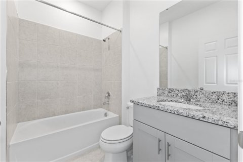 House in Haines City, Florida 3 bedrooms, 154.4 sq.m. № 1543307 - photo 6