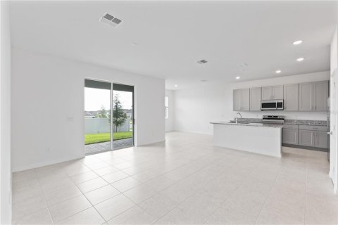 House in Haines City, Florida 3 bedrooms, 154.4 sq.m. № 1543307 - photo 7