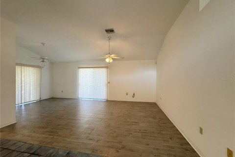 House in Beverly Hills, Florida 3 bedrooms, 140.84 sq.m. № 2393623 - photo 15