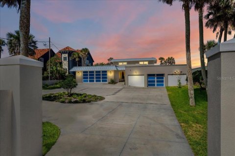 House in Ormond Beach, Florida 5 bedrooms, 465.72 sq.m. № 1243338 - photo 2
