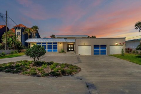 House in Ormond Beach, Florida 5 bedrooms, 465.72 sq.m. № 1243338 - photo 3