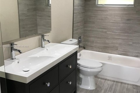 Снять в аренду квартиру в Майами, Флорида 1 спальня, 104.52м2, № 1947712 - фото 13