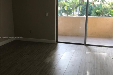 Снять в аренду квартиру в Майами, Флорида 1 спальня, 104.52м2, № 1947712 - фото 14