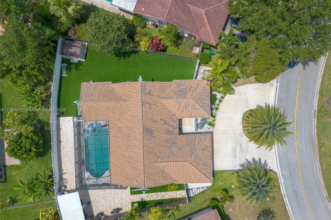 House in Coral Springs, Florida 4 bedrooms, 177.35 sq.m. № 1861444 - photo 6