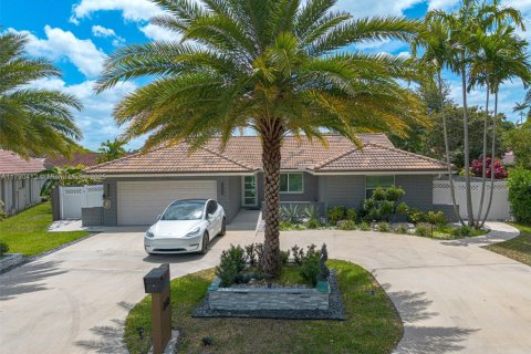 House in Coral Springs, Florida 4 bedrooms, 177.35 sq.m. № 1861444 - photo 4