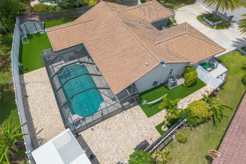 House in Coral Springs, Florida 4 bedrooms, 177.35 sq.m. № 1861444 - photo 7
