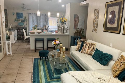 Villa ou maison à vendre à Fort Myers, Floride: 4 chambres № 1985447 - photo 4