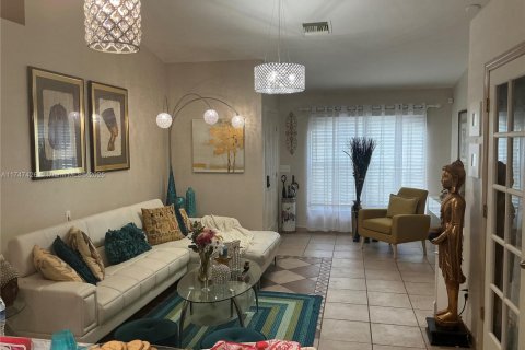 Villa ou maison à vendre à Fort Myers, Floride: 4 chambres № 1985447 - photo 2