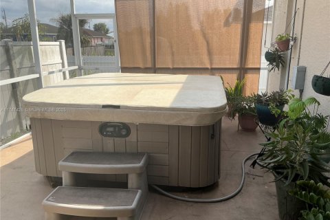 Villa ou maison à vendre à Fort Myers, Floride: 4 chambres № 1985447 - photo 16