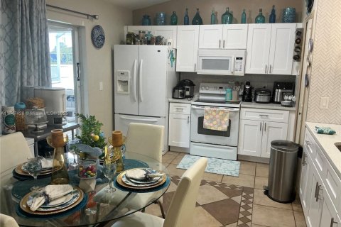 Villa ou maison à vendre à Fort Myers, Floride: 4 chambres № 1985447 - photo 3