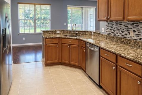Villa ou maison à louer à Orlando, Floride: 4 chambres, 244.24 m2 № 2396563 - photo 4