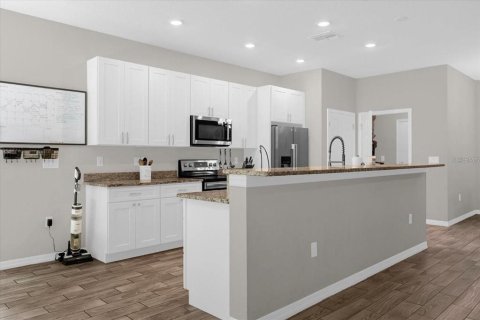 Casa en venta en Eustis, Florida, 4 dormitorios, 177.07 m2 № 1822383 - foto 14