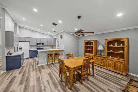 Villa ou maison à vendre à Zephyrhills, Floride: 4 chambres, 194.91 m2 № 2221640 - photo 11