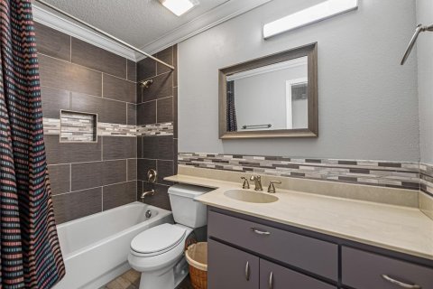 Villa ou maison à vendre à Zephyrhills, Floride: 4 chambres, 194.91 m2 № 2221640 - photo 30