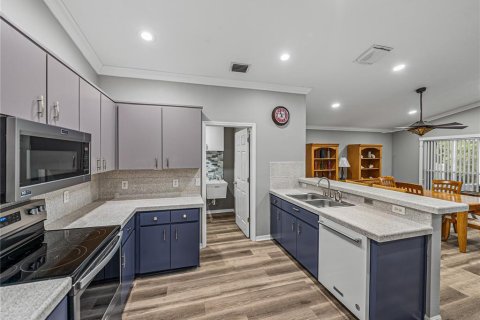 Villa ou maison à vendre à Zephyrhills, Floride: 4 chambres, 194.91 m2 № 2221640 - photo 15
