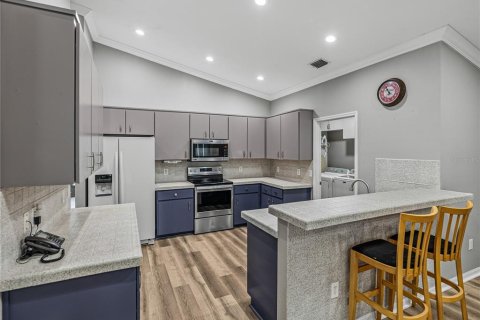 Villa ou maison à vendre à Zephyrhills, Floride: 4 chambres, 194.91 m2 № 2221640 - photo 12