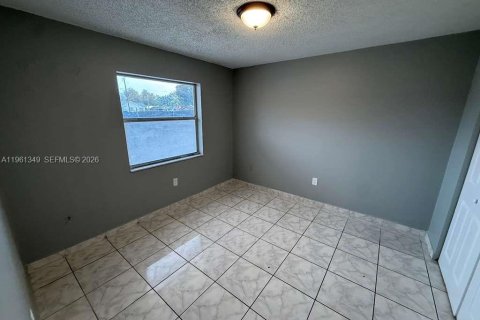 Condo in Miami, Florida, 2 bedrooms  № 2023230 - photo 8