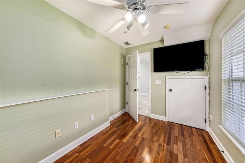 Adosado en venta en Tampa, Florida, 4 dormitorios, 192.12 m2 № 1898886 - foto 10