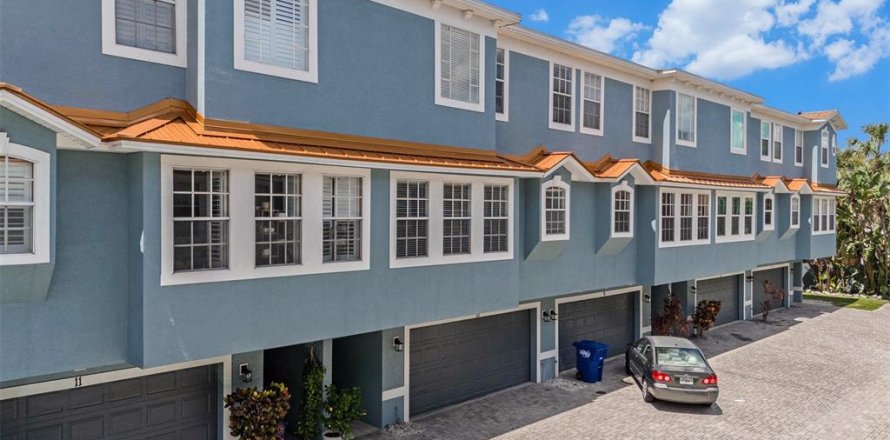 Touwnhouse à Tampa, Floride 4 chambres, 192.12 m2 № 1898886