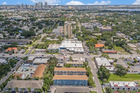 Adosado en venta en Tampa, Florida, 4 dormitorios, 192.12 m2 № 1898886 - foto 28