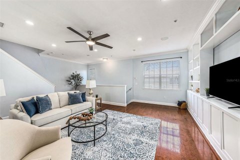 Adosado en venta en Tampa, Florida, 4 dormitorios, 192.12 m2 № 1898886 - foto 12
