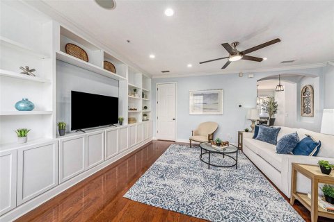 Adosado en venta en Tampa, Florida, 4 dormitorios, 192.12 m2 № 1898886 - foto 2