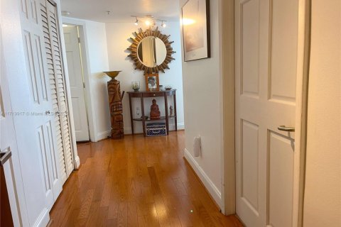 Купить кондоминиум в Майами-Бич, Флорида 2 спальни, 106.56м2, № 1984946 - фото 10