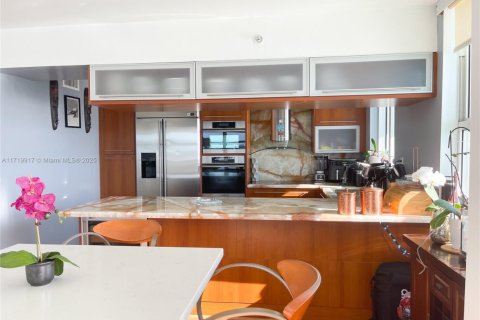 Купить кондоминиум в Майами-Бич, Флорида 2 спальни, 106.56м2, № 1984946 - фото 18