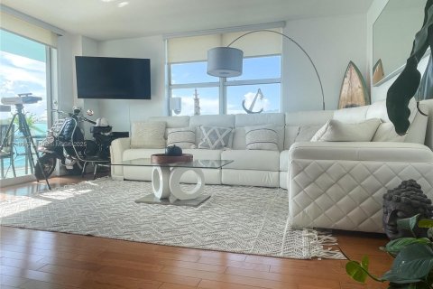 Купить кондоминиум в Майами-Бич, Флорида 2 спальни, 106.56м2, № 1984946 - фото 23