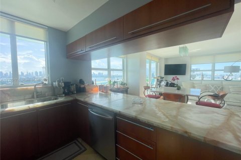 Купить кондоминиум в Майами-Бич, Флорида 2 спальни, 106.56м2, № 1984946 - фото 15