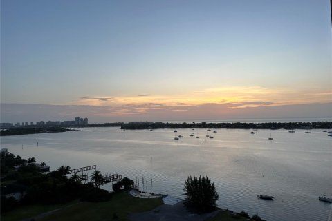 Condo in West Palm Beach, Florida, 1 bedroom  № 1154384 - photo 1