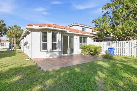 Снять в аренду таунхаус в Пемброк-Пайнс, Флорида 3 спальни, 127.28м2, № 1990068 - фото 20