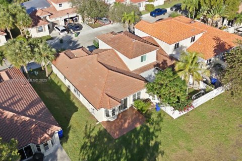 Снять в аренду таунхаус в Пемброк-Пайнс, Флорида 3 спальни, 127.28м2, № 1990068 - фото 22