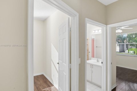 Снять в аренду таунхаус в Пемброк-Пайнс, Флорида 3 спальни, 127.28м2, № 1990068 - фото 15