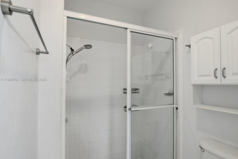 Снять в аренду таунхаус в Пемброк-Пайнс, Флорида 3 спальни, 127.28м2, № 1990068 - фото 14