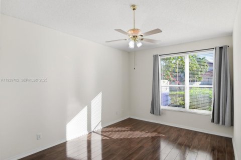 Снять в аренду таунхаус в Пемброк-Пайнс, Флорида 3 спальни, 127.28м2, № 1990068 - фото 10