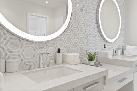 Condo in Longboat Key, Florida, 1 bedroom  № 1914370 - photo 15