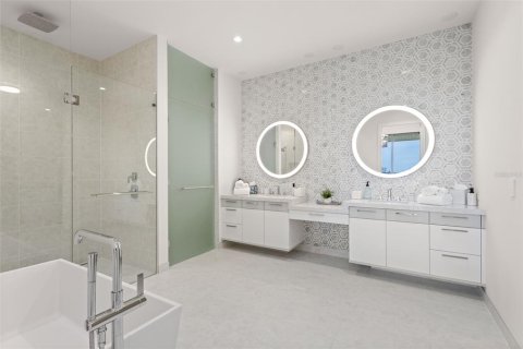 Condo in Longboat Key, Florida, 1 bedroom  № 1914370 - photo 14