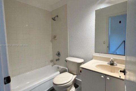 Condominio en venta en Miami, Florida, 3 dormitorios, 126.72 m2 № 1991807 - foto 10
